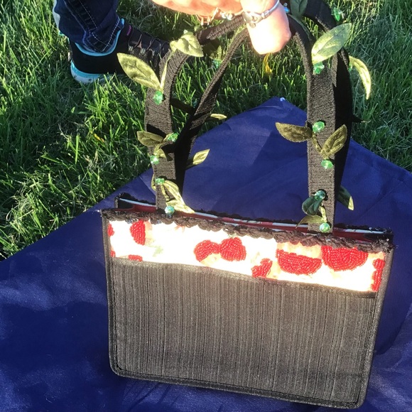 Mary🍒 Frances Cherries Purse - Picture 4 of 7